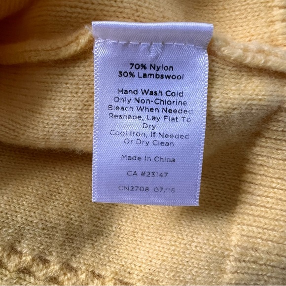 Talbots Cable Knit Lambs Wool Blend Sweater Women’s Size MP - Picture 3 of 11